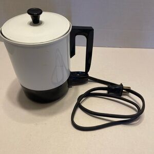 Vintage 1960s Haliant White Electric Hot Pot